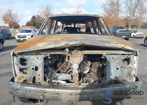 1999 Chevrolet Suburban 1500 Lt z USA, uszkodzony, nr VIN 3GNFK16R0XG133371